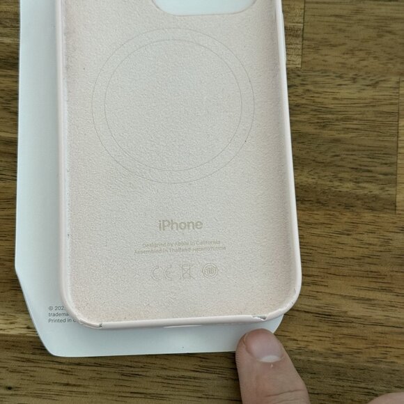 OEM Authentic Apple Silicone Case with MagSafe for iPhone 14 Pro Chalk Pink READ - Picture 7 of 12